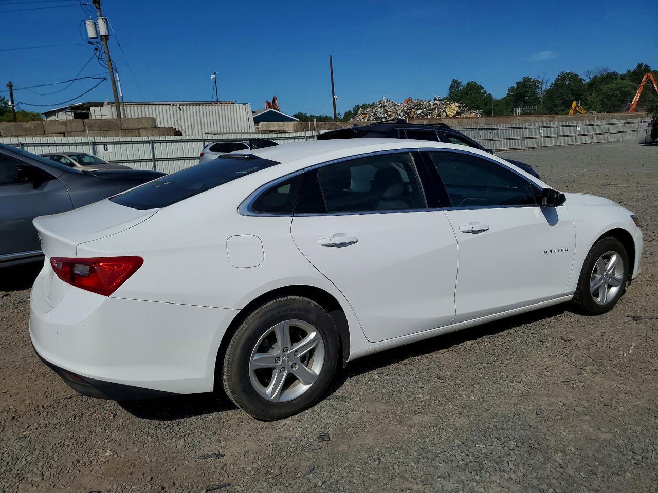 2024 Chevrolet Malibu Ls - Image 3