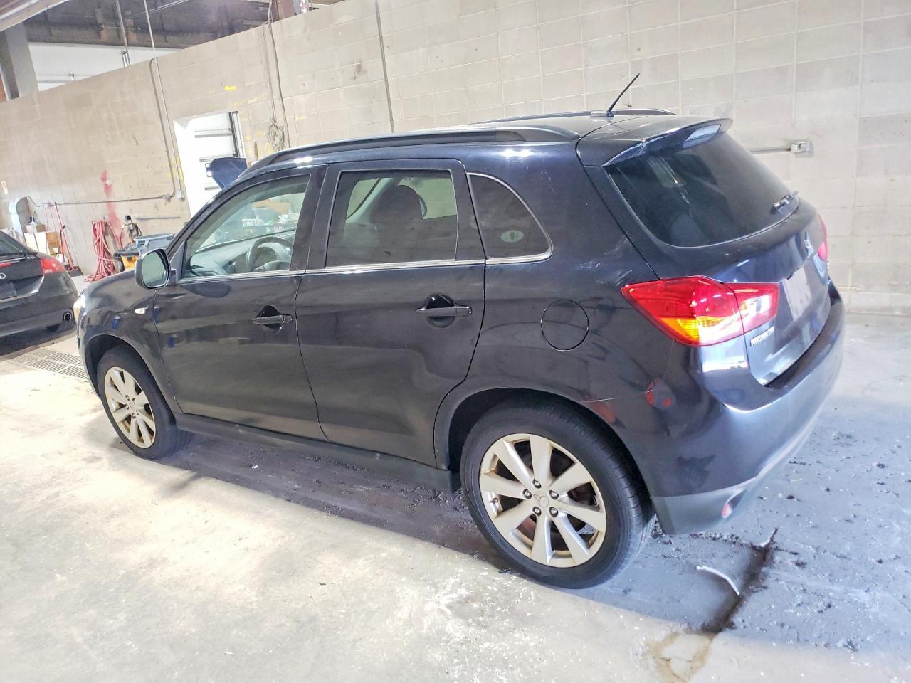 2014 Mitsubishi Outlander Sport Se - Фото 2