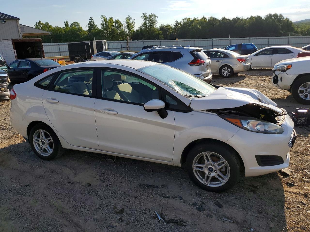 2019 Ford Fiesta Se - Image 4