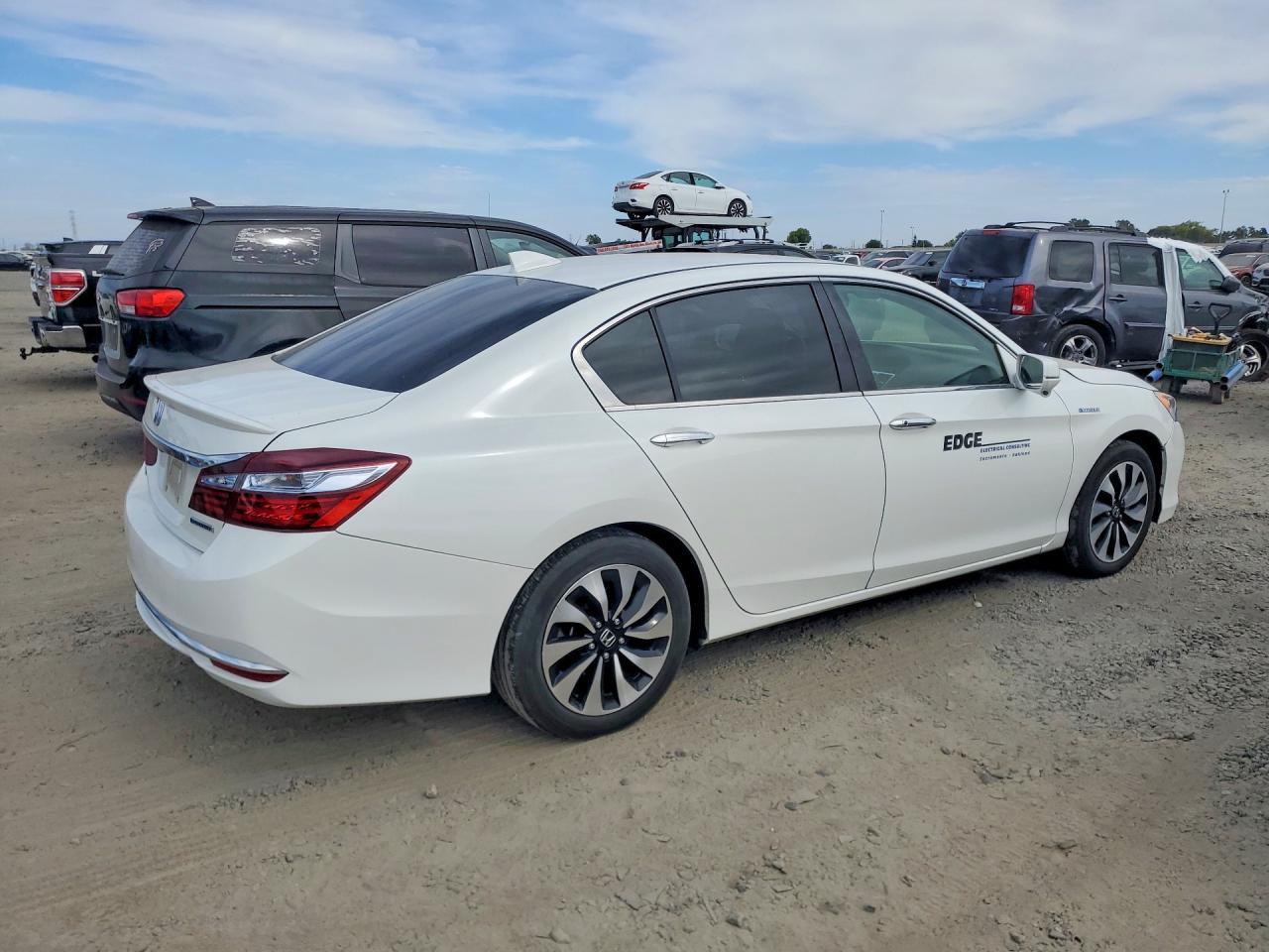 2017 Honda Accord Hybrid - Image 3