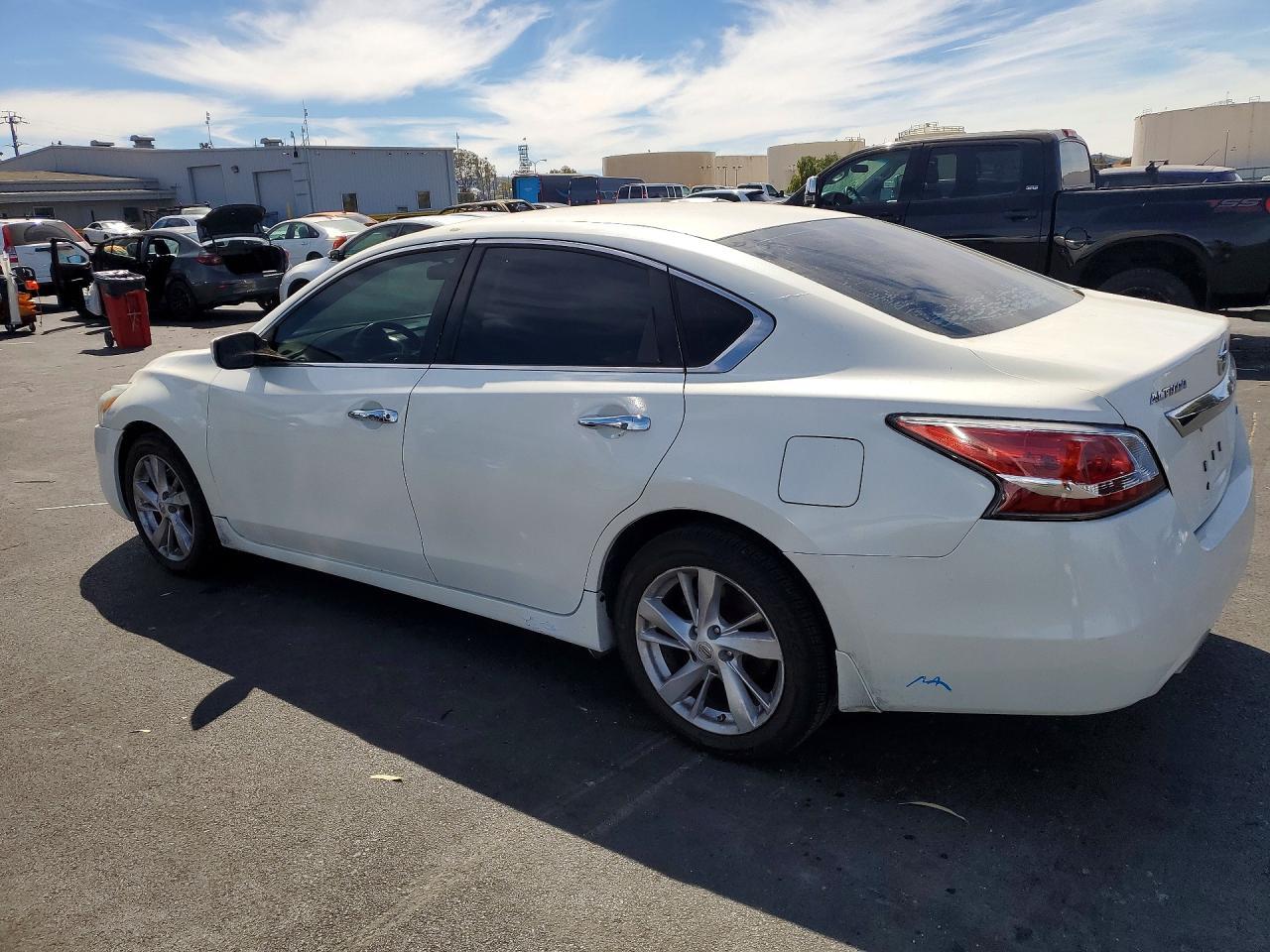 2014 Nissan Altima 2.5 S - Image 2