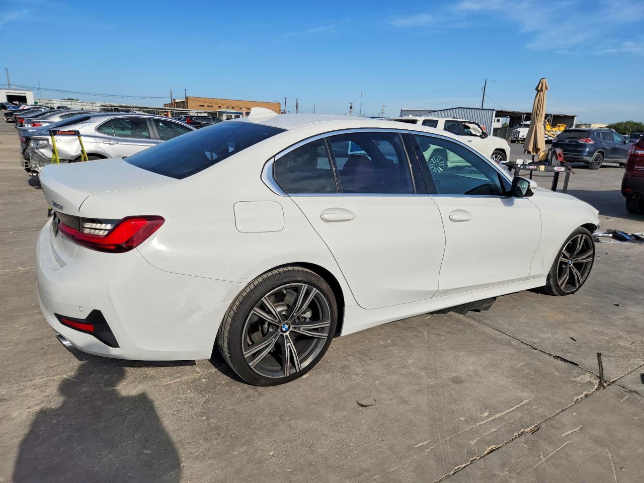 2022 BMW 330Xi - Image 3