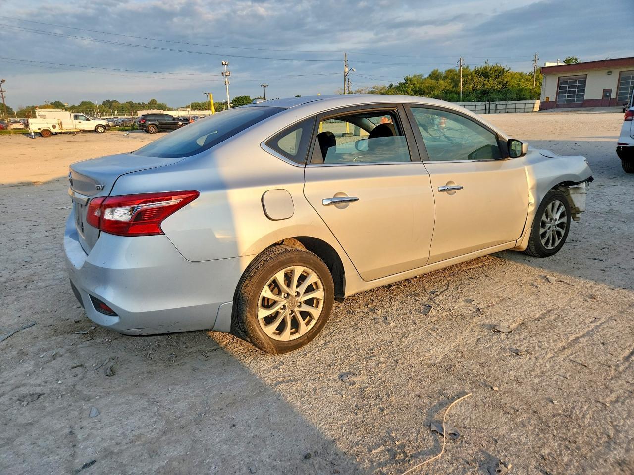2019 Nissan Sentra Sv - Фото 3