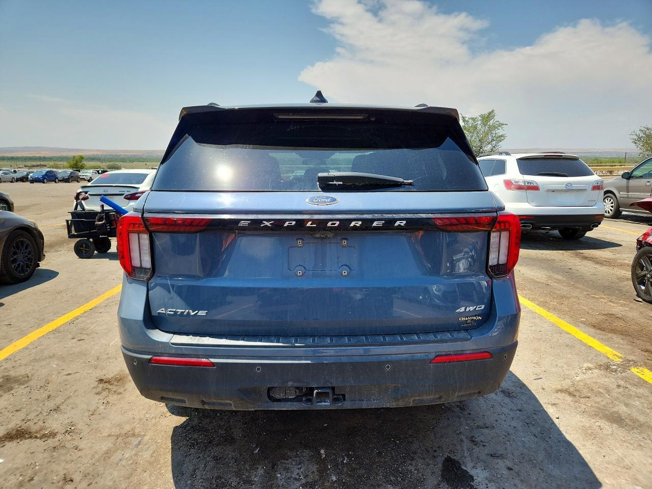 2025 Ford Explorer Active - Фото 6