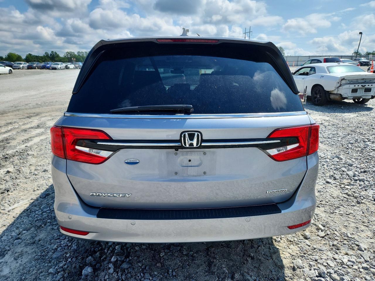 2023 Honda Odyssey Touring - Image 6