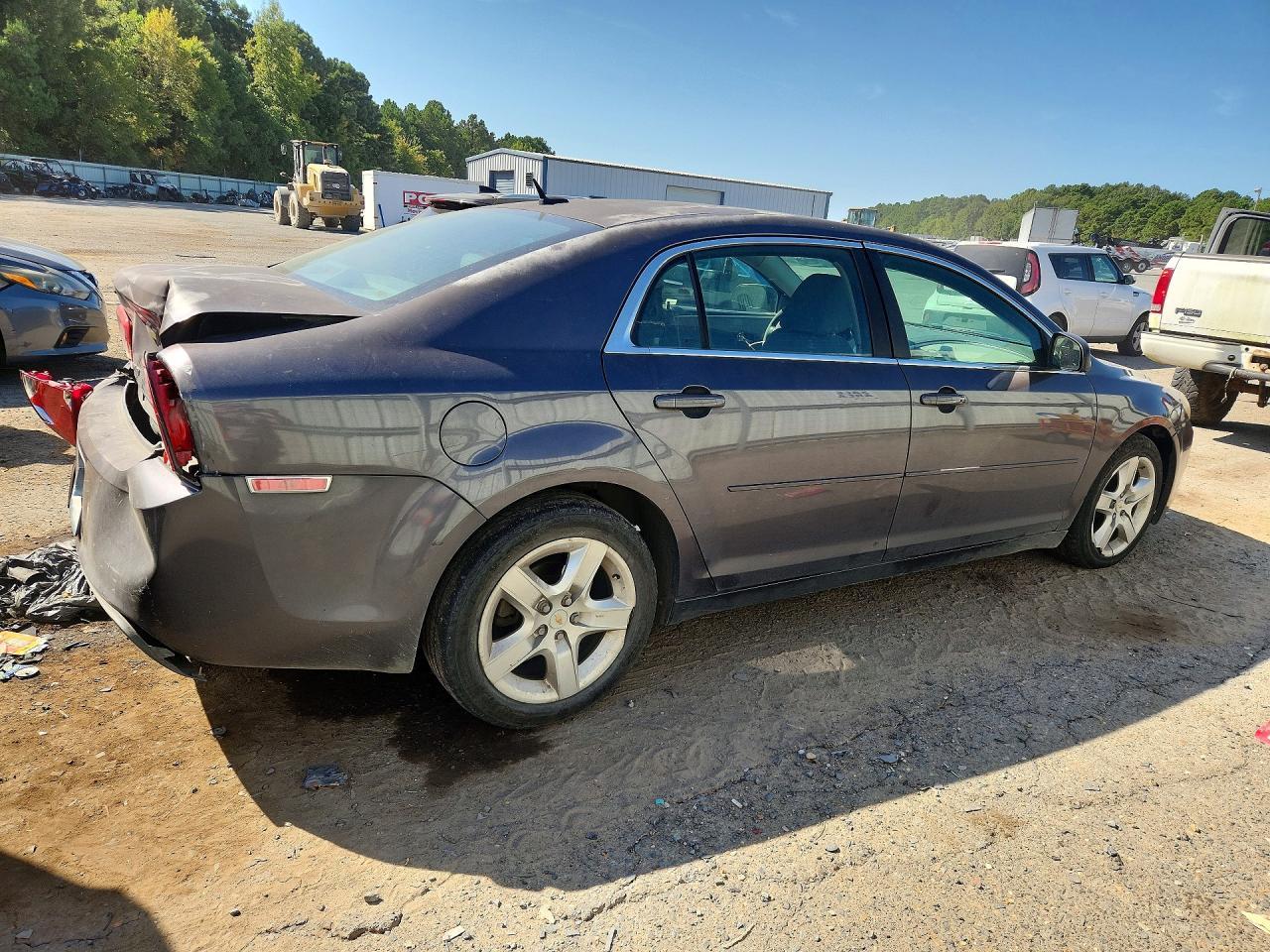 2010 Chevrolet Malibu Ls - Image 3
