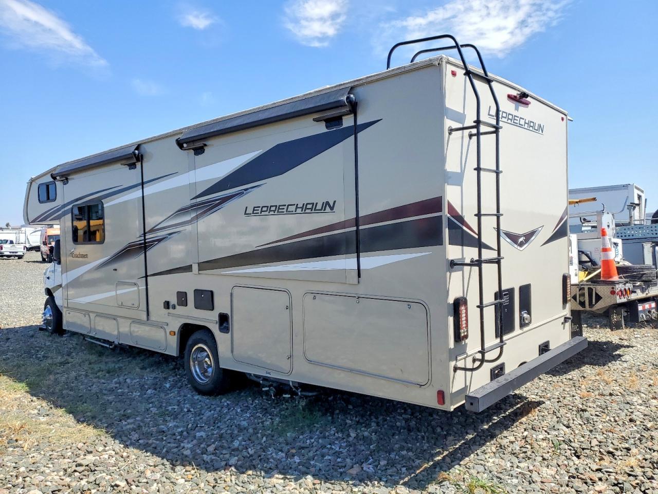 2024 Coachmen Leprechaun Rv - Фото 3