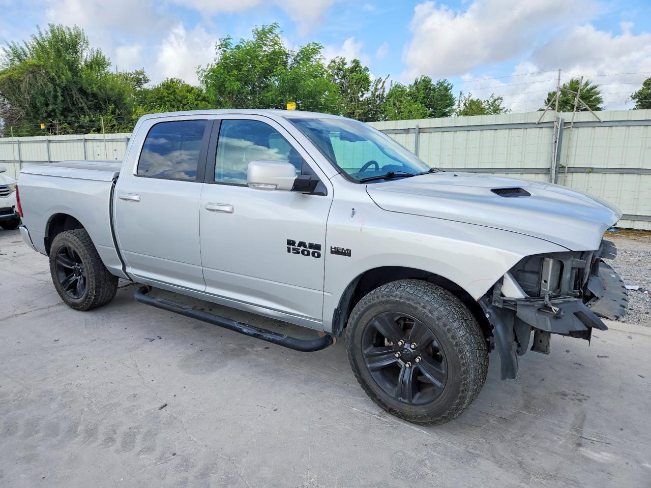 2017 Ram 1500 Sport - Фото 4