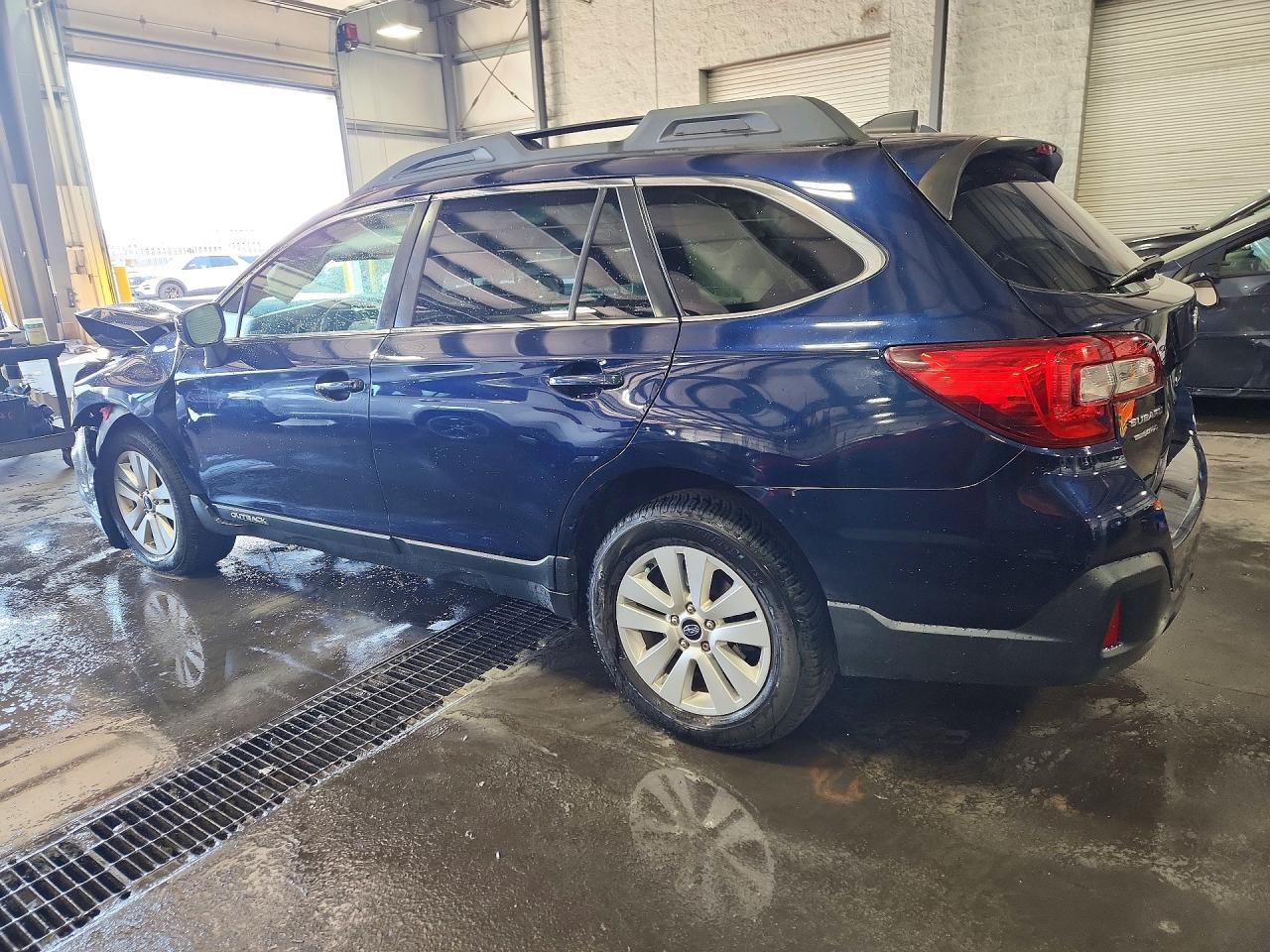 2018 Subaru Outback 2.5I Premium - Фото 2