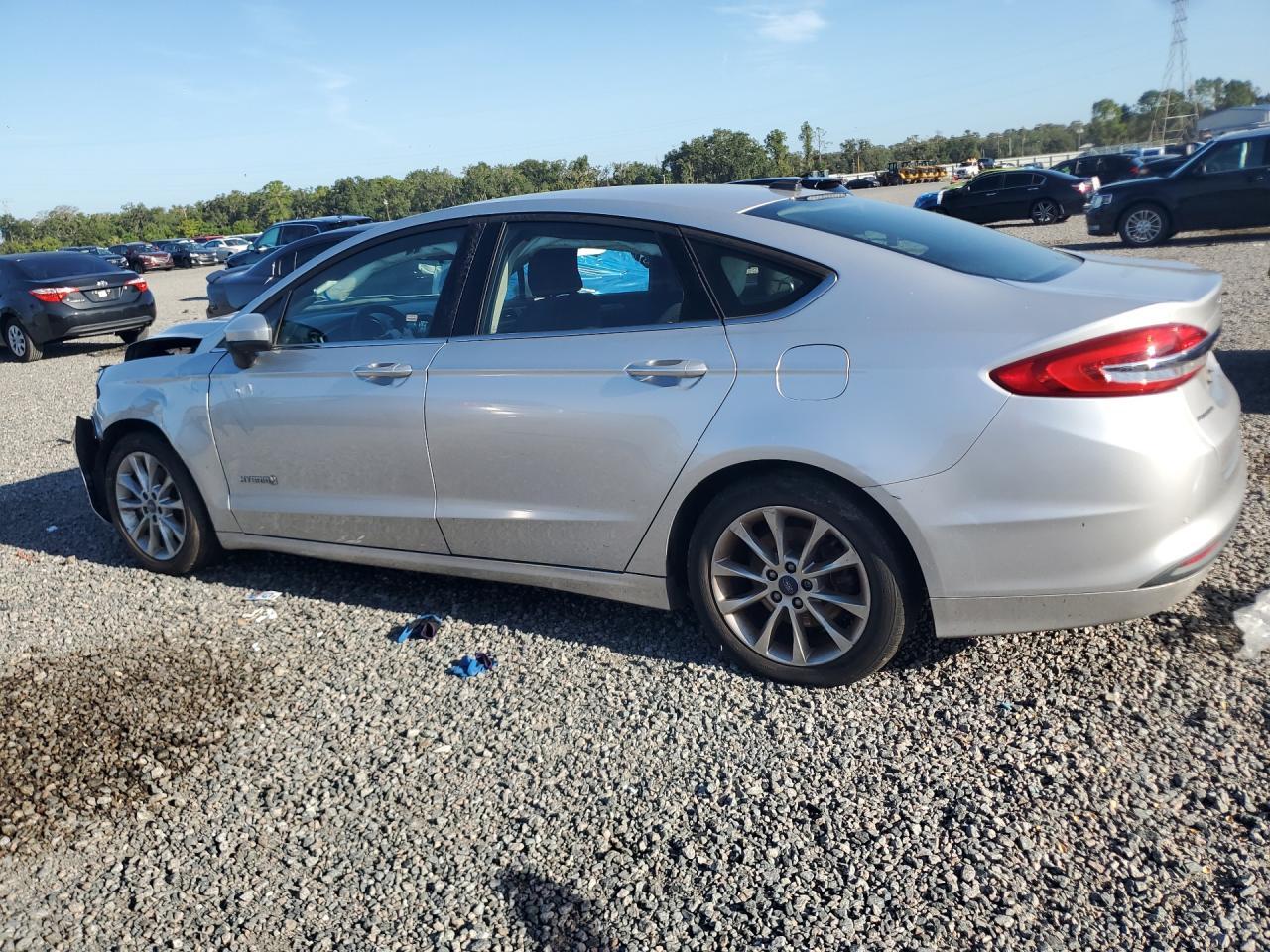 2017 Ford Fusion Se Hybrid - Фото 2