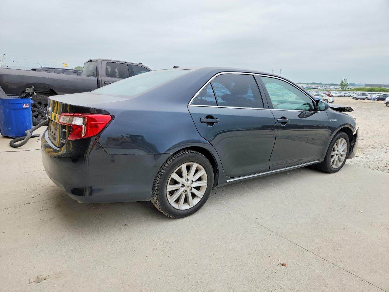 2014 Toyota Camry Hybrid Xle - Фото 3