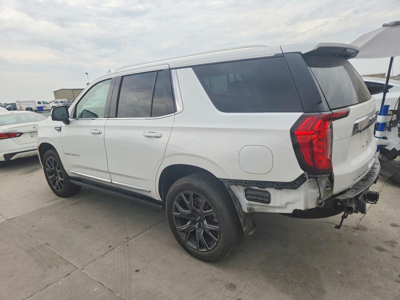 2022 GMC Yukon Denali - Image 2