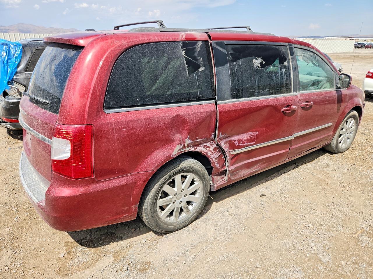 2014 Chrysler Town And Country Touring - Фото 3