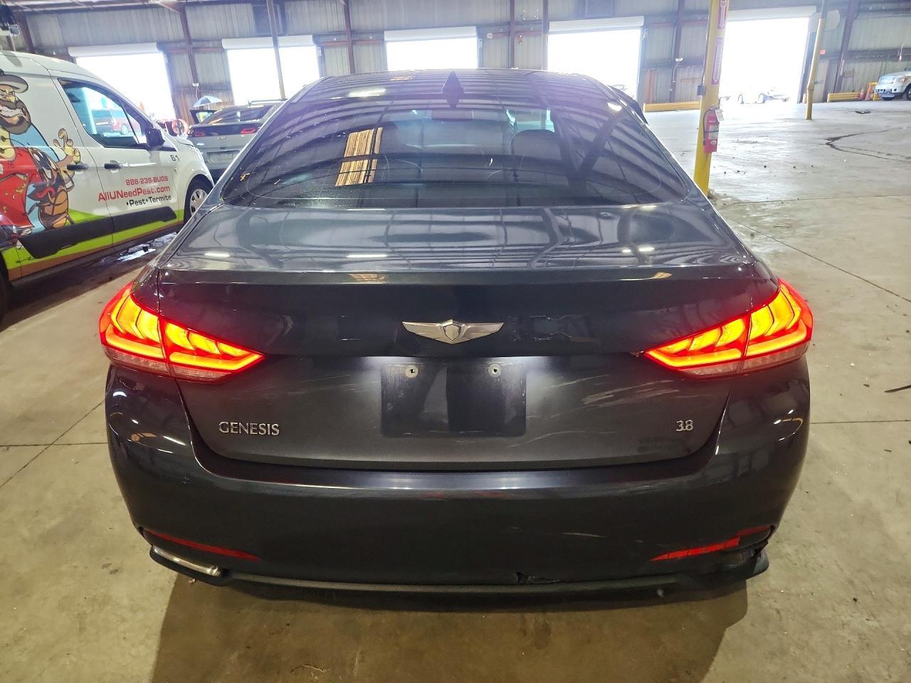2015 Hyundai Genesis 3.8L - Фото 6