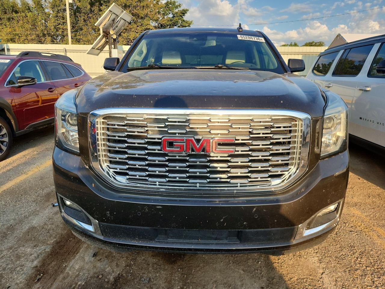 2019 GMC Yukon Denali - Фото 5
