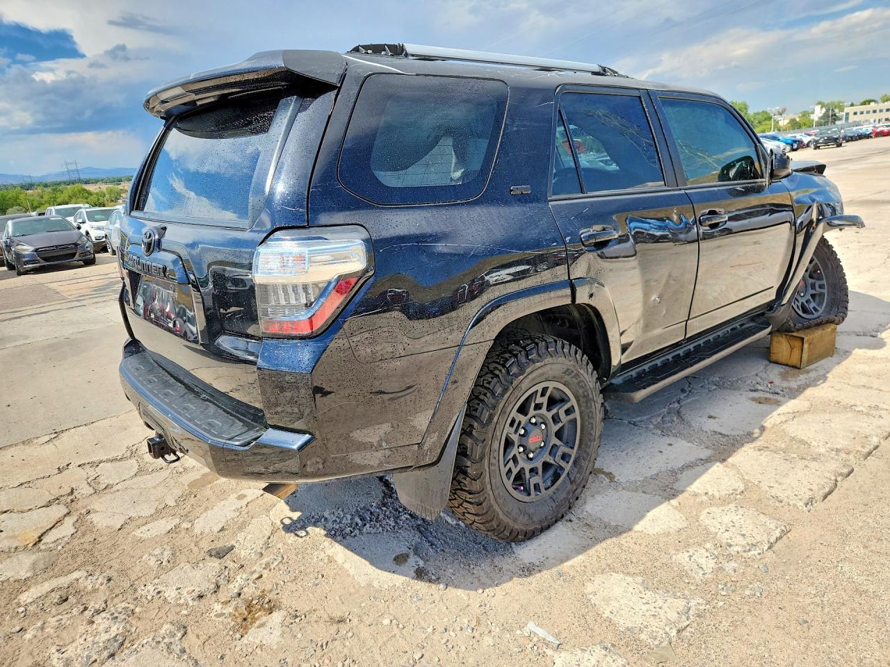 2023 Toyota 4Runner Sr5 - Image 3