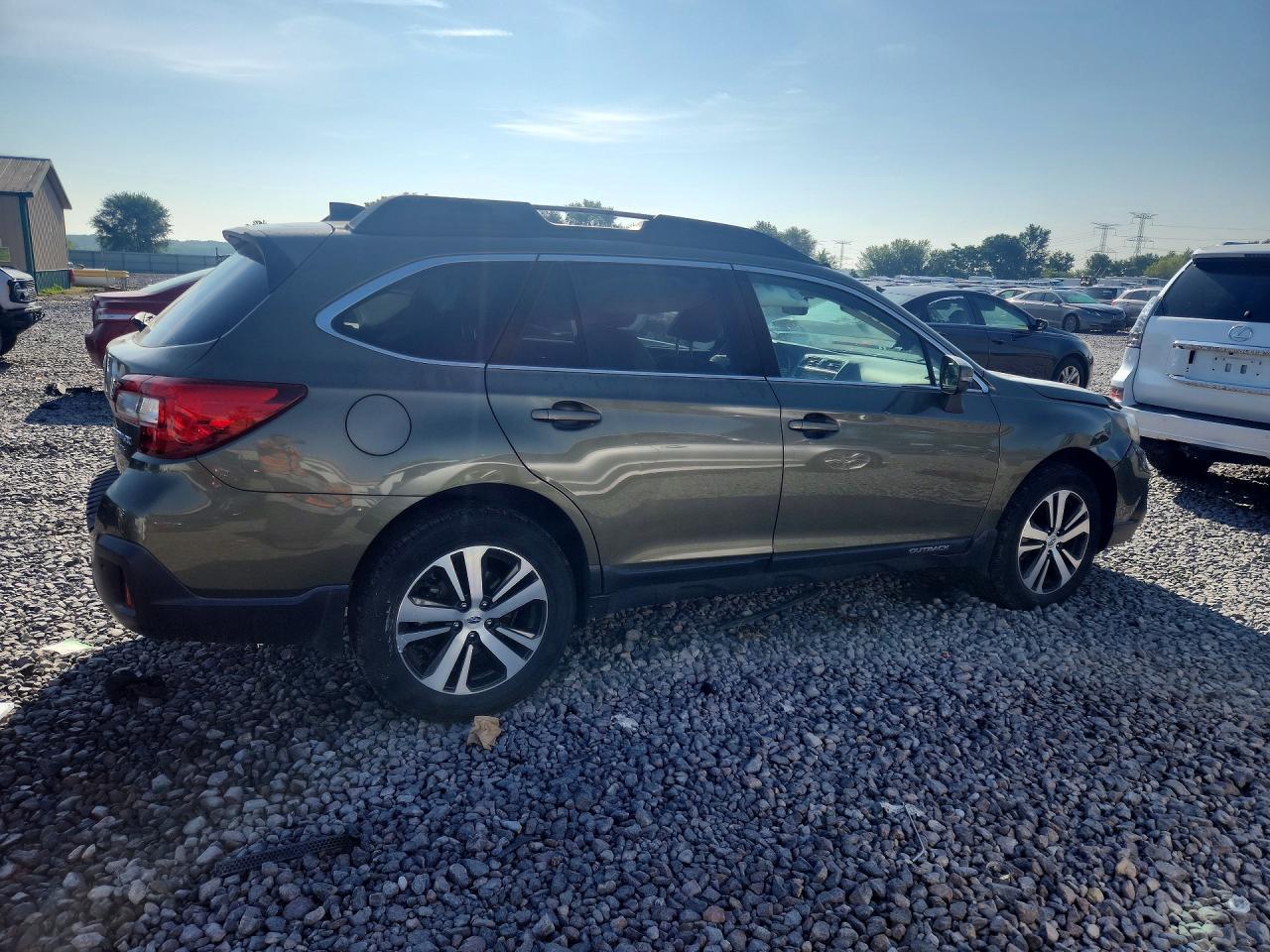 2018 Subaru Outback 3.6R Limited - Фото 3