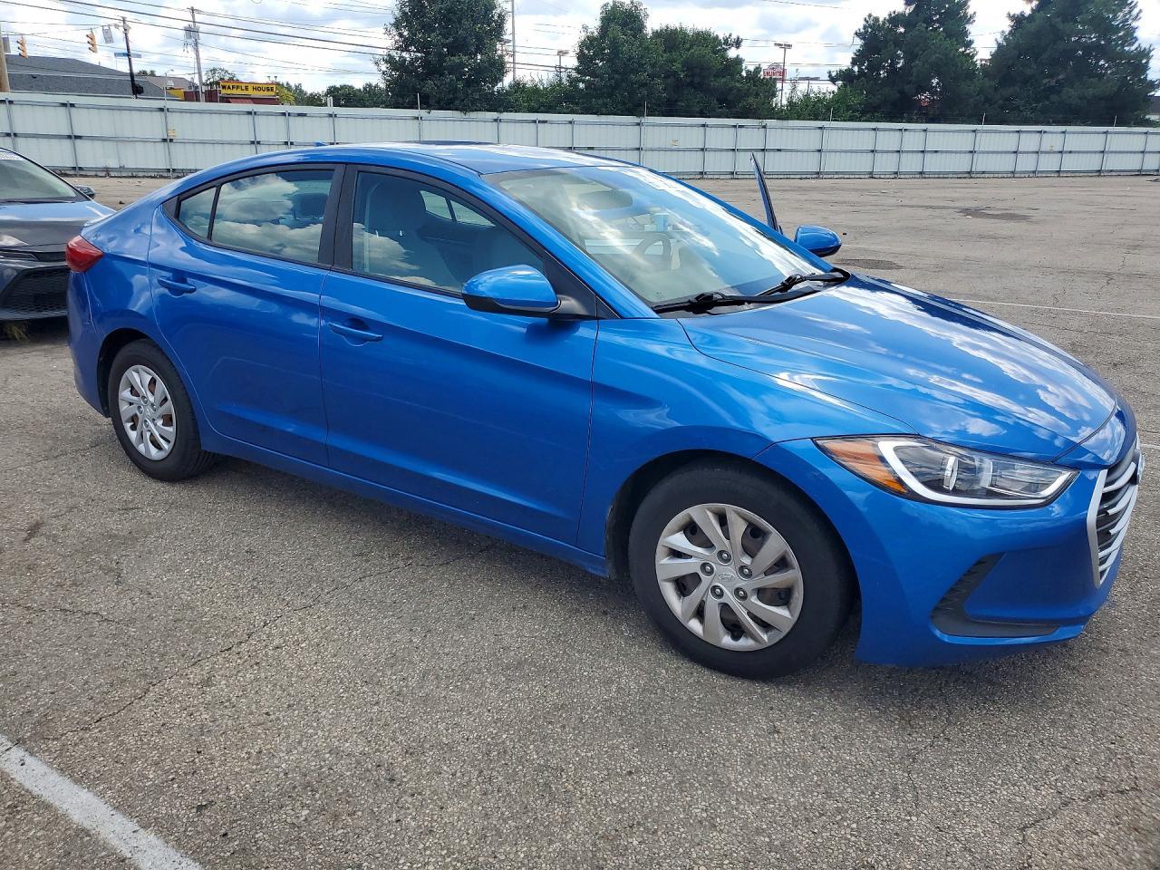 2017 Hyundai Elantra Se - Image 4