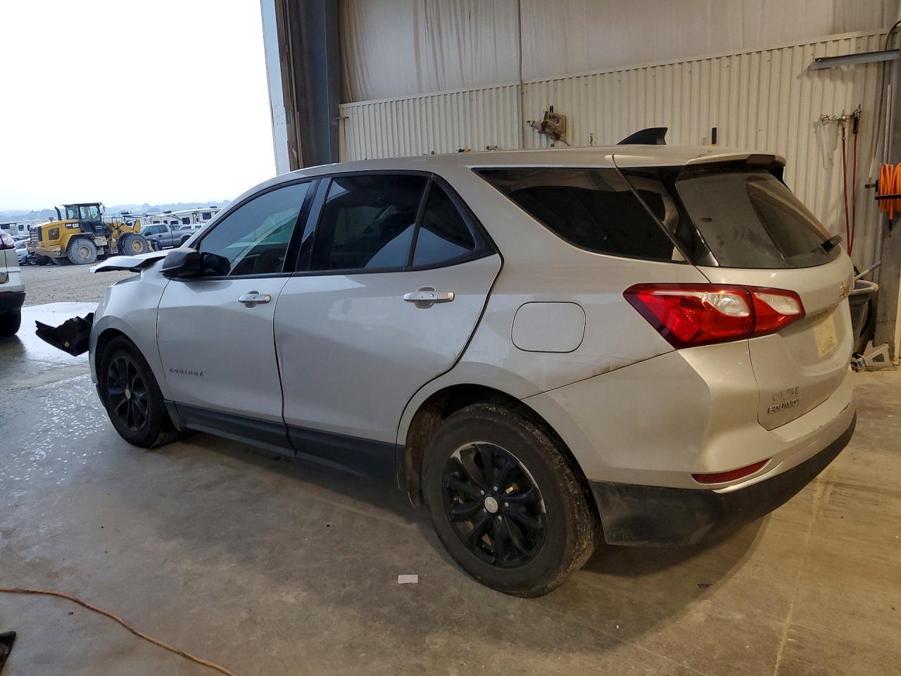 2018 Chevrolet Equinox Ls - Фото 2