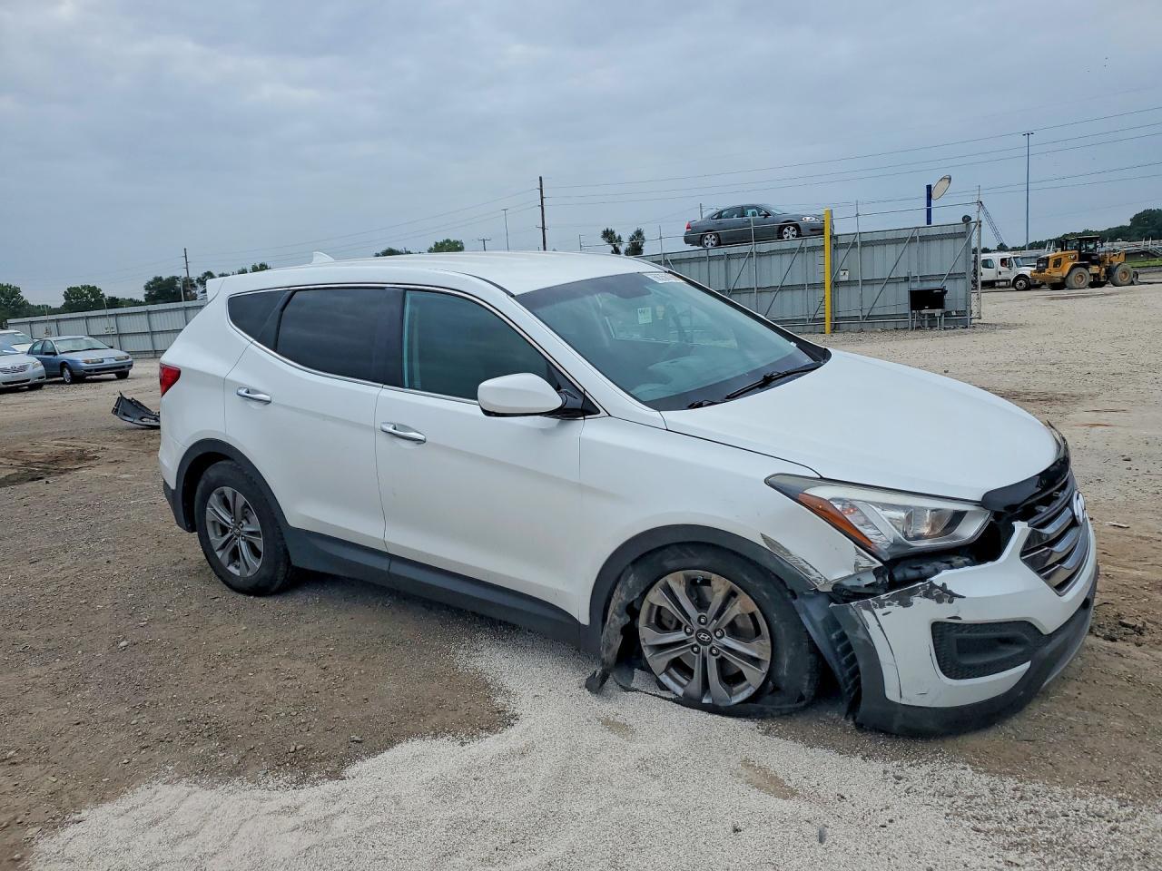 2016 Hyundai Santa Fe Sport 2.4L - Image 4