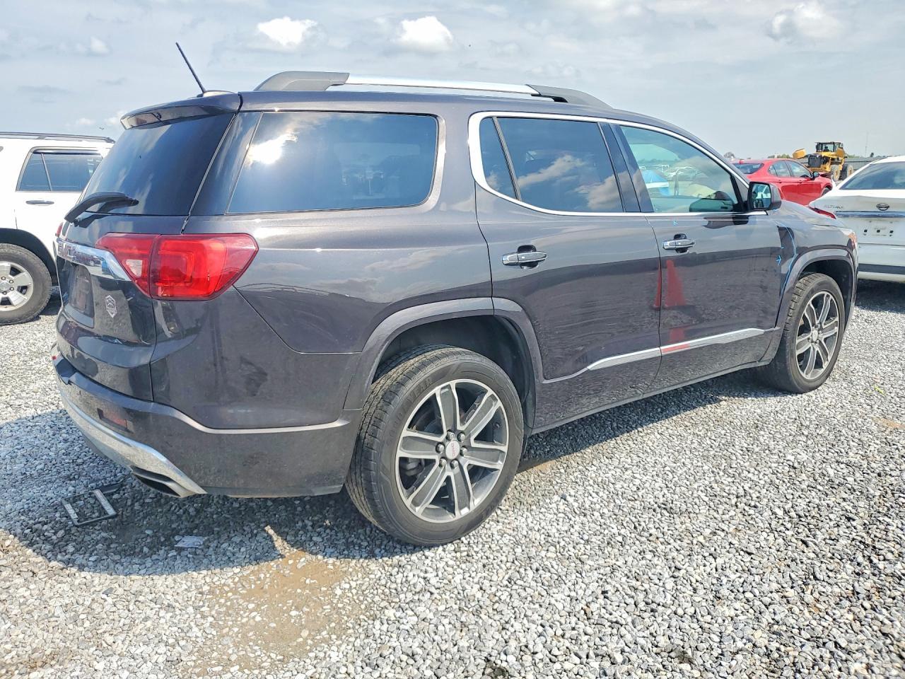 2017 GMC Acadia Denali - Image 3