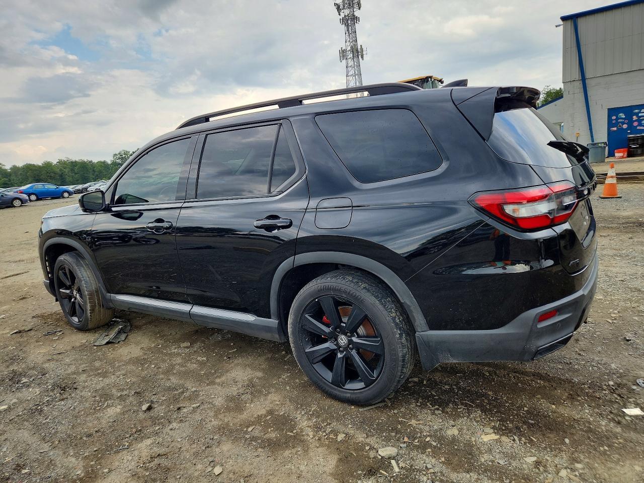 2024 Honda Pilot Elite - Image 2