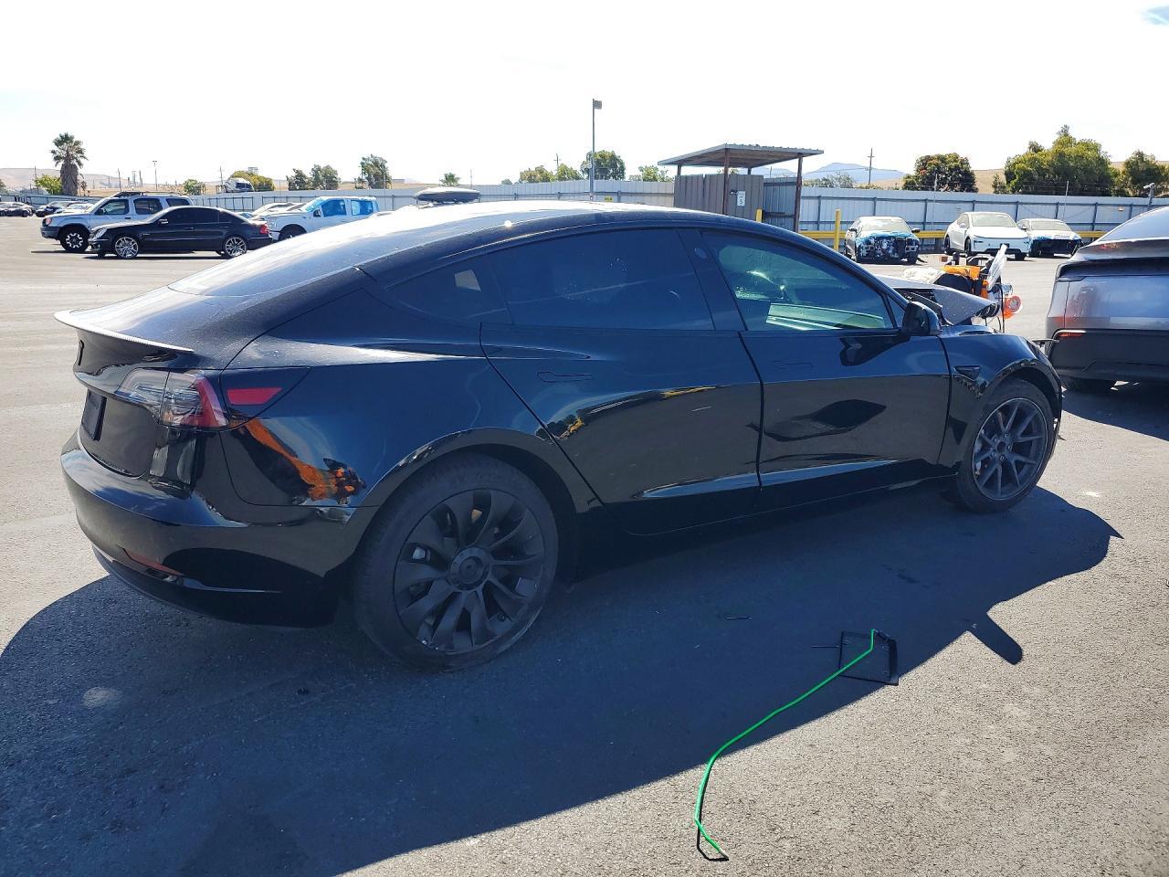 2021 Tesla Model 3 - Фото 3