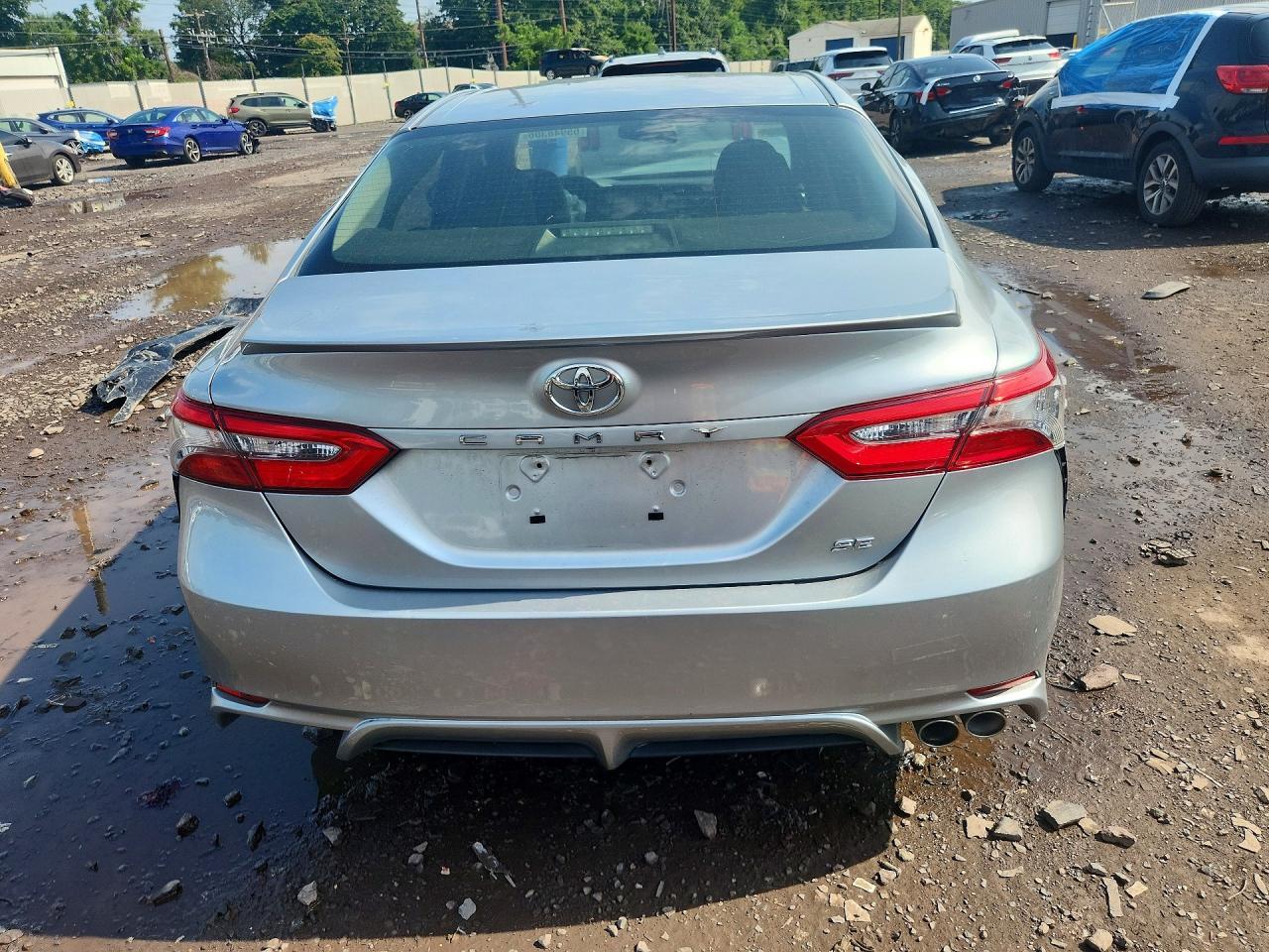 2018 Toyota Camry Se - Фото 6