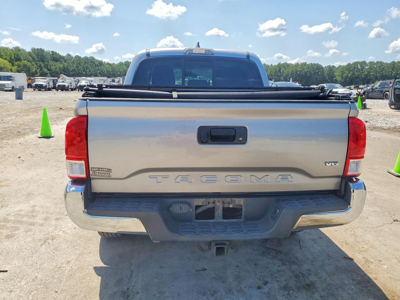 2016 Toyota Tacoma Sr5 V6 - Image 6