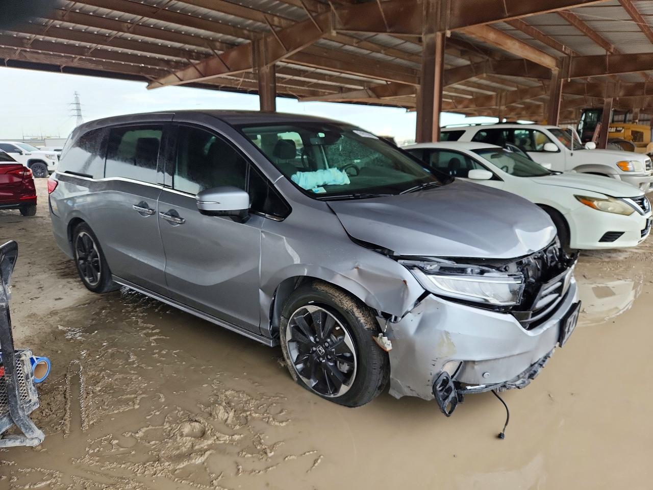 2024 Honda Odyssey Elite - Image 4
