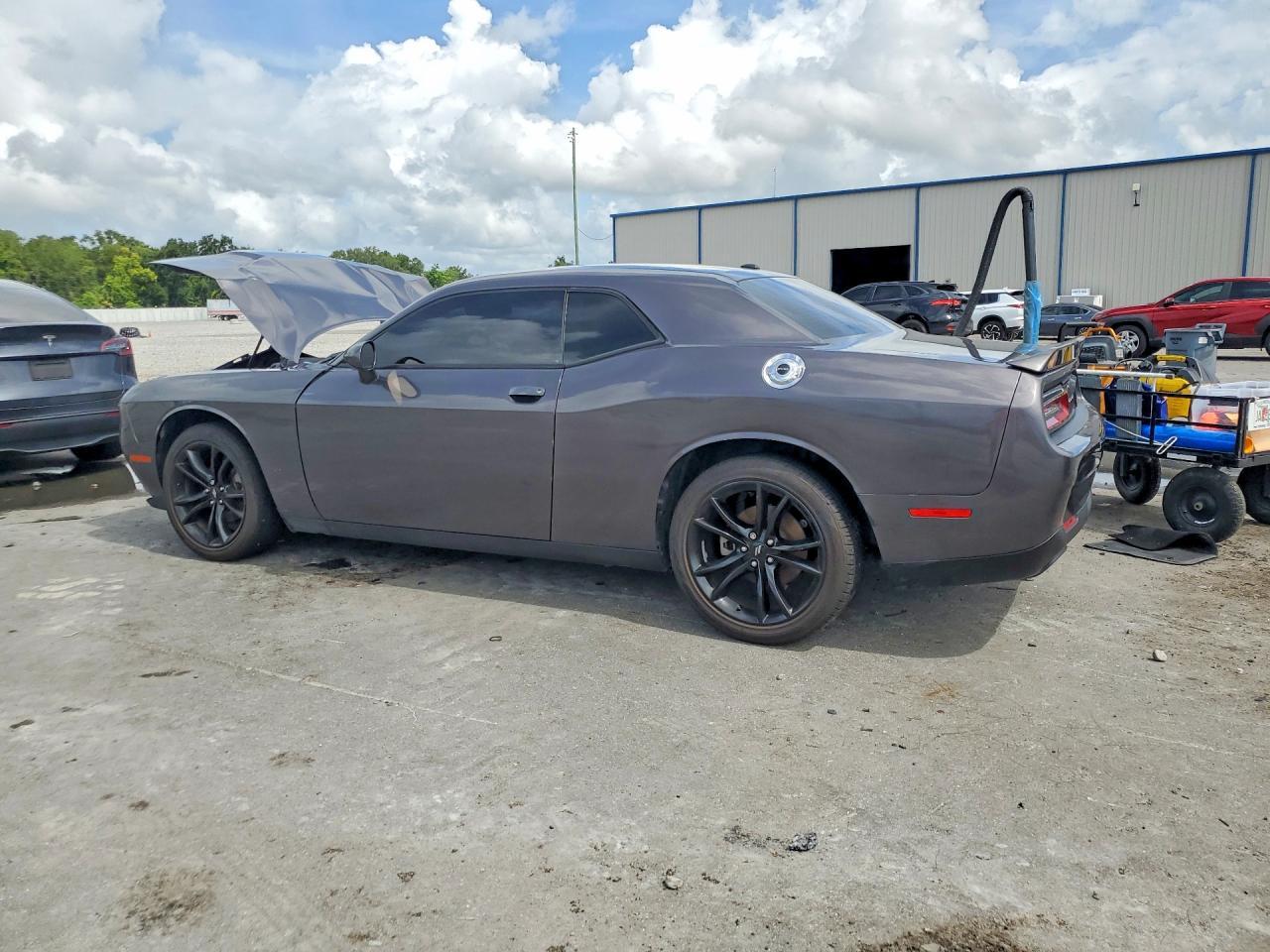 2021 Dodge Challenger Sxt - Image 2