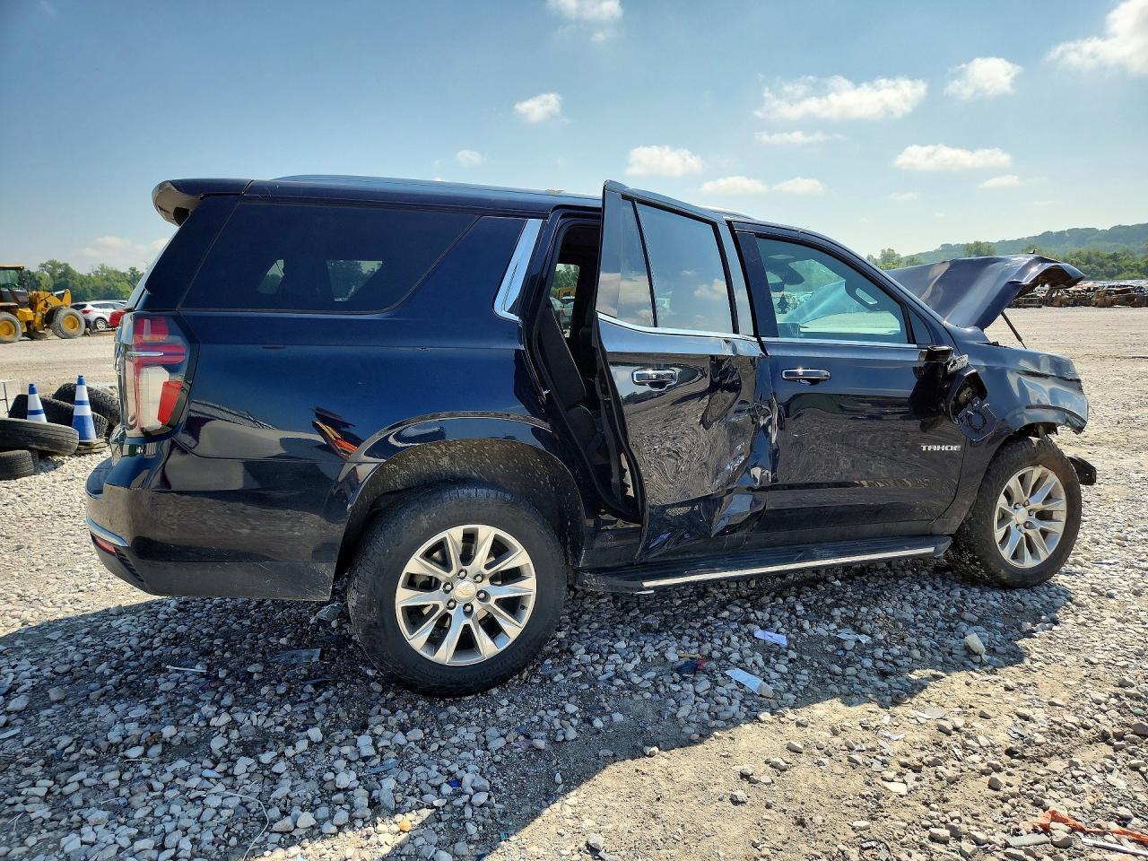 2021 Chevrolet Tahoe K1500 Premier - Image 3