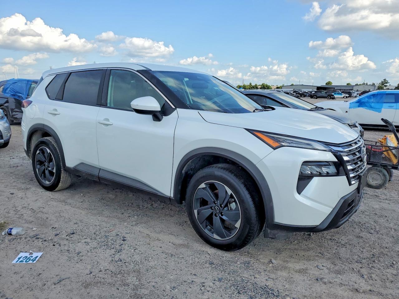 2025 Nissan Rogue Sv - Image 4