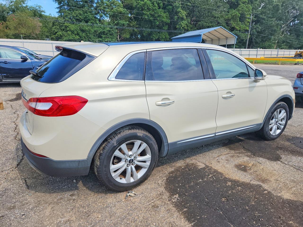 2016 Lincoln Mkx Reserve - Image 3