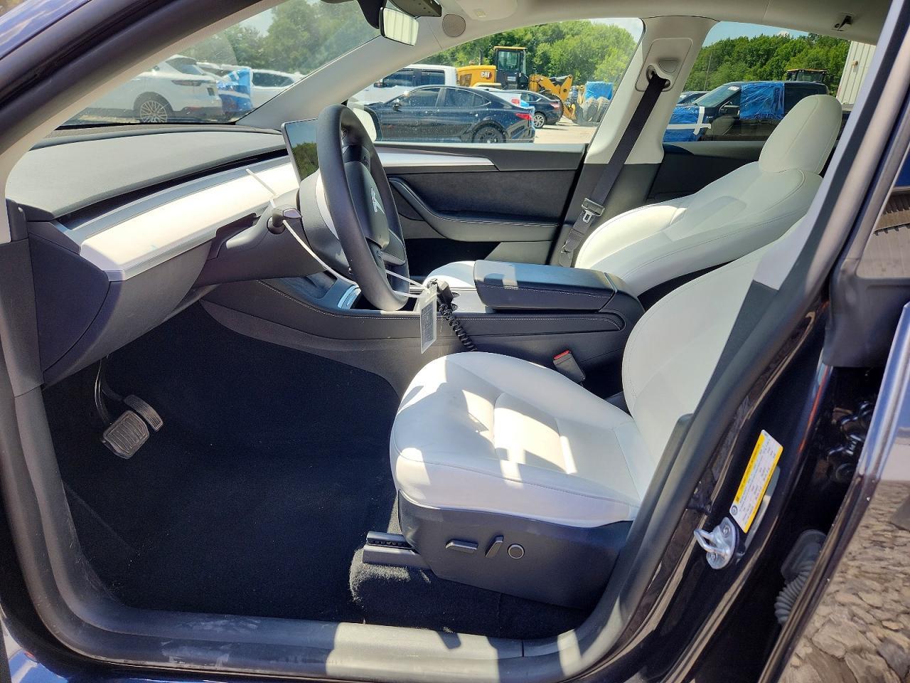 2024 Tesla Model Y - Image 7