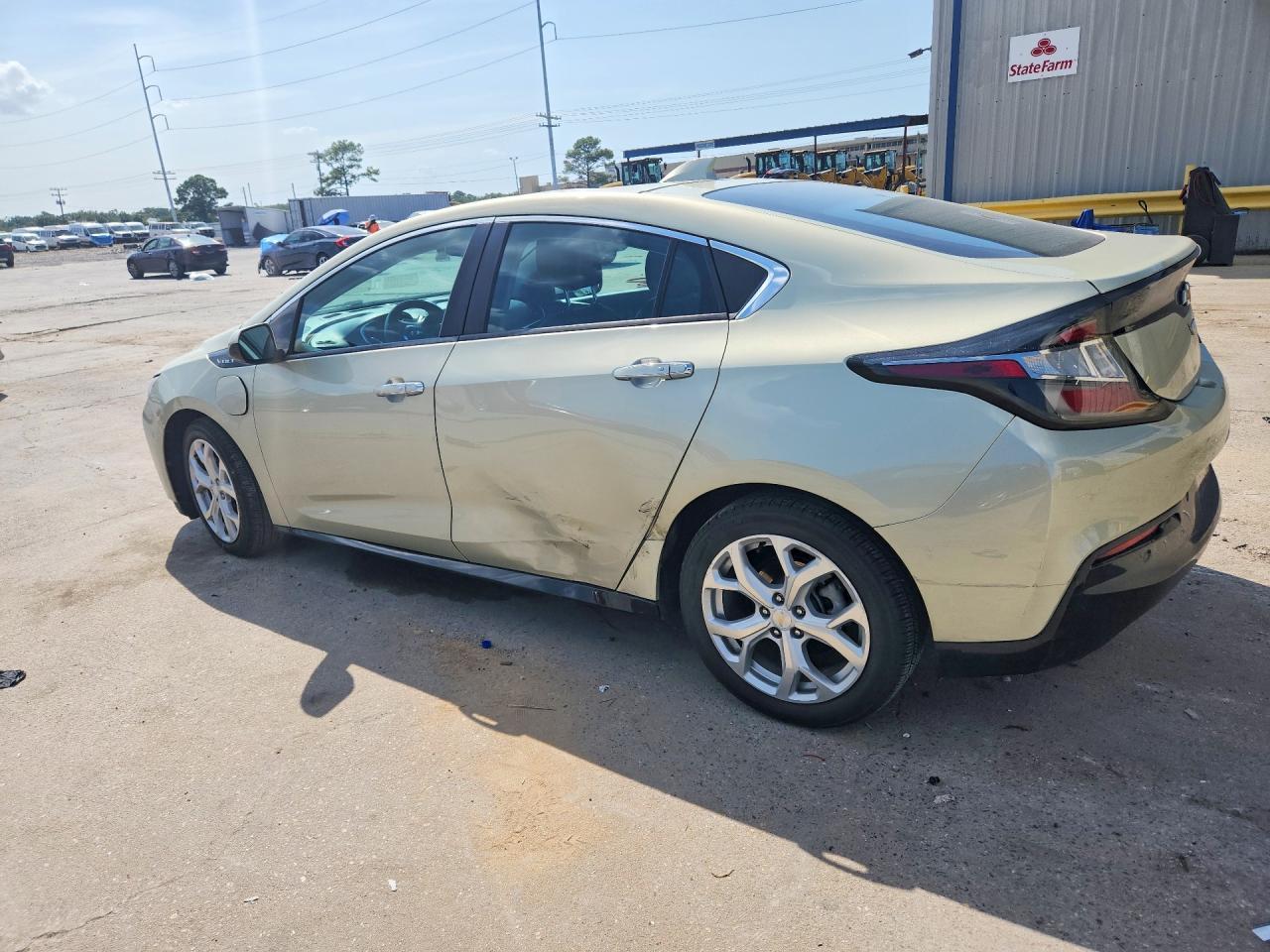 2017 Chevrolet Volt Premier - Image 2