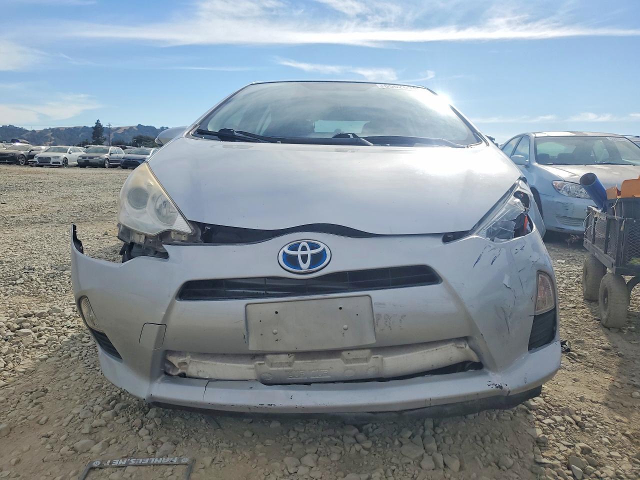 2014 Toyota Prius C Three - Фото 5