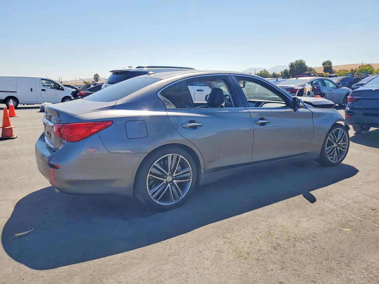 2014 Infiniti Q50 Sport - Image 3