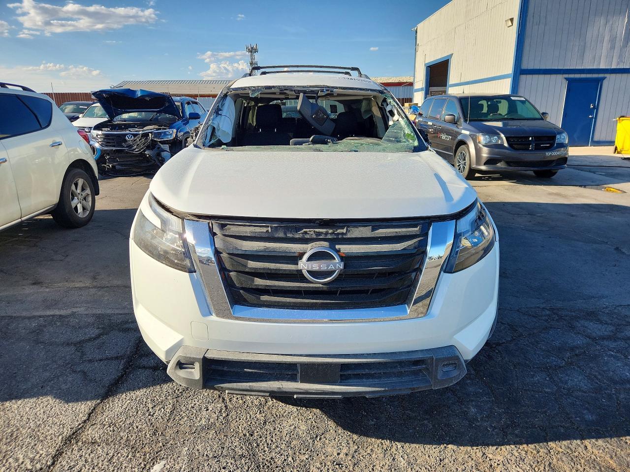 2025 Nissan Pathfinder Sv - Image 5