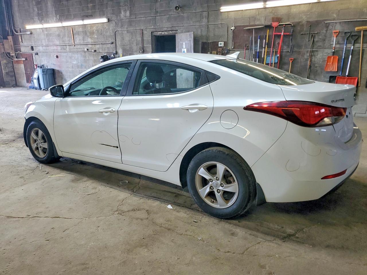 2015 Hyundai Elantra Se - Image 2