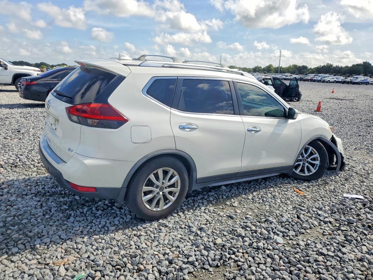2020 Nissan Rogue Sv - Фото 3