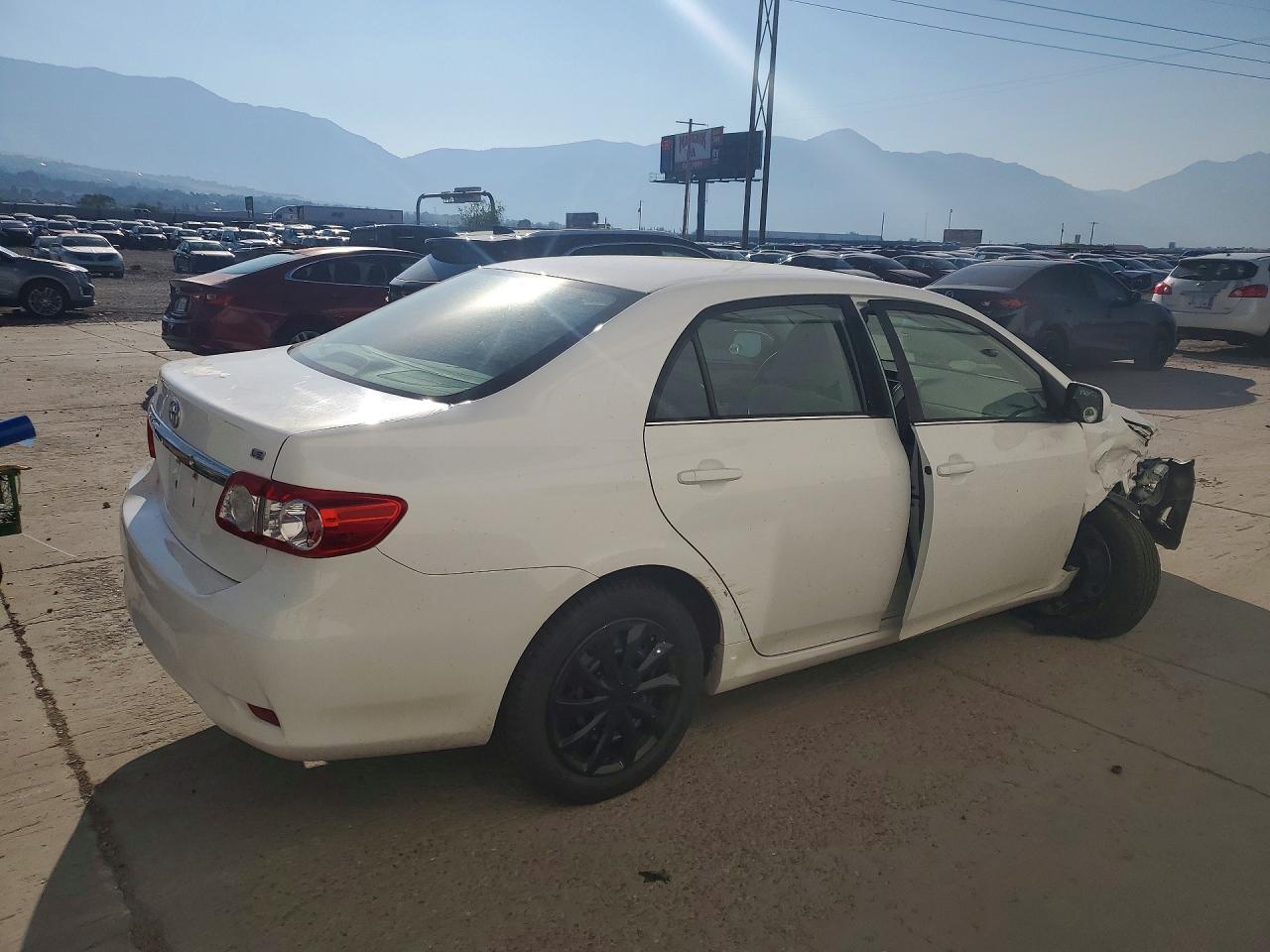 2013 Toyota Corolla Le - Фото 3