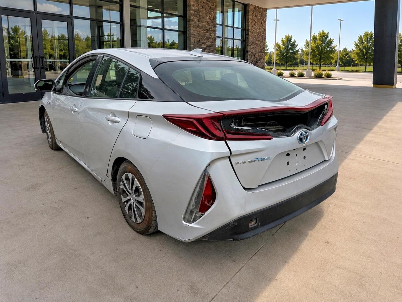 2020 Toyota Prius Prime Le - Фото 4