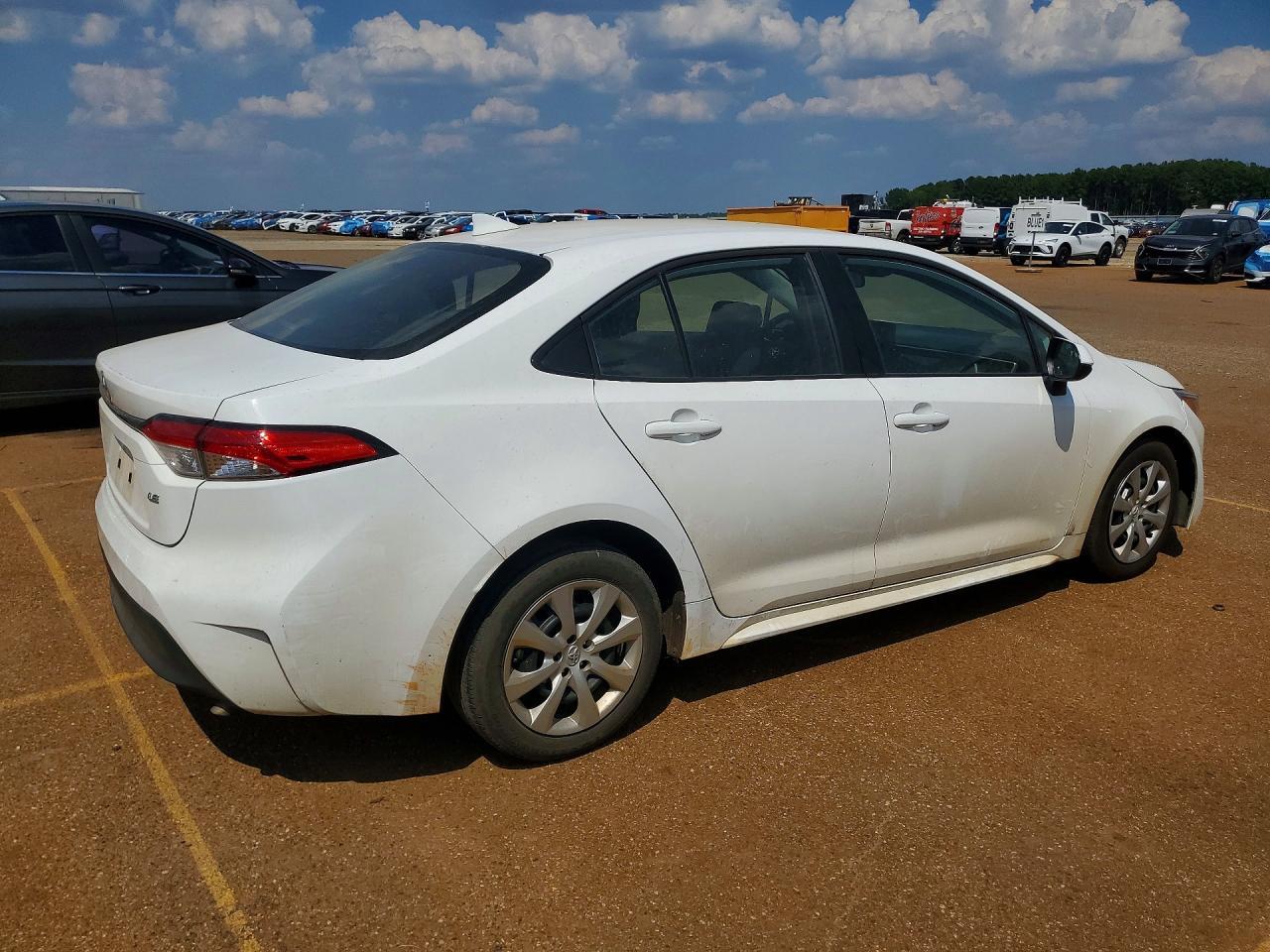 2025 Toyota Corolla Le - Image 3