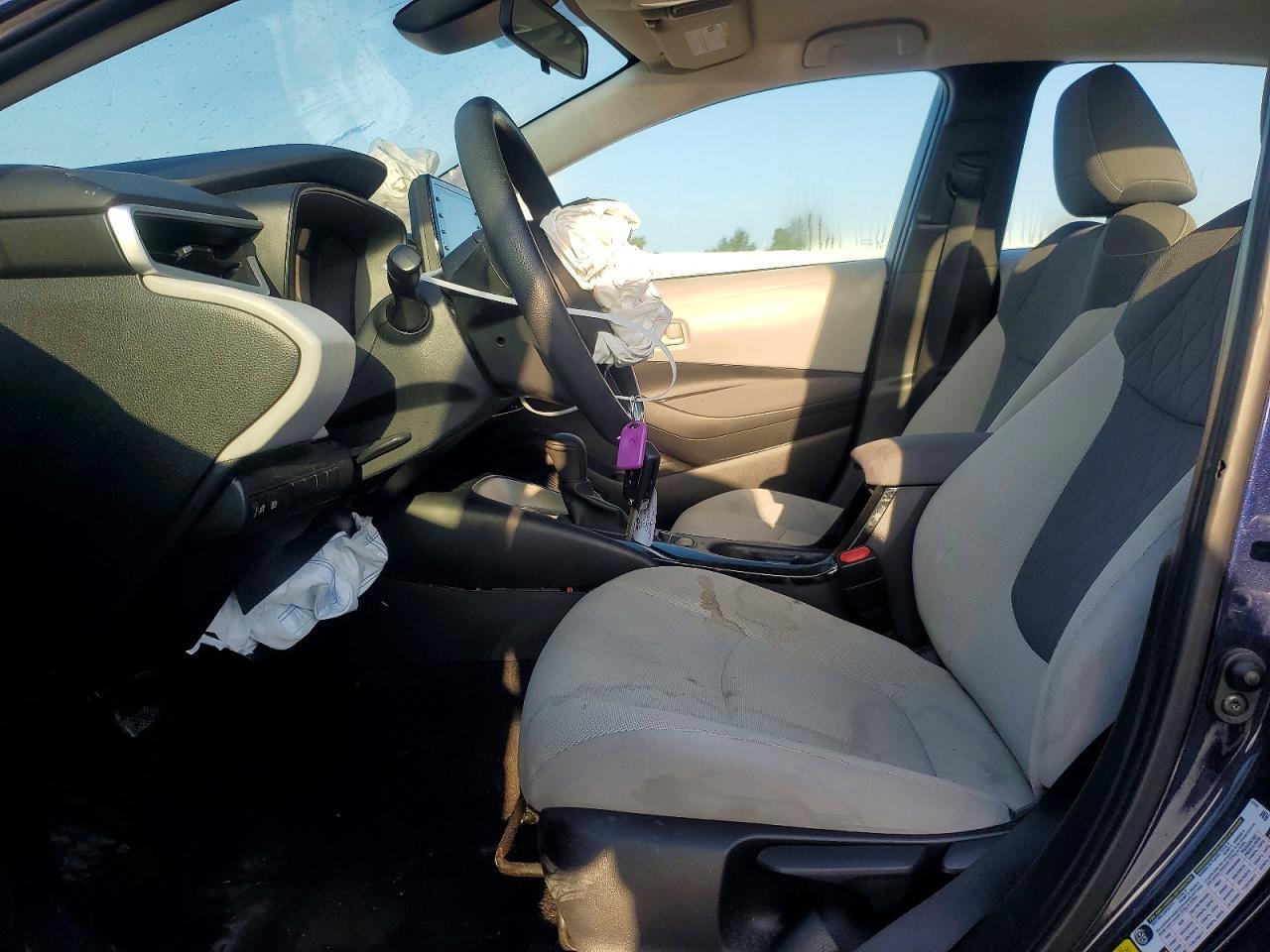 2022 Toyota Corolla Le - Image 7