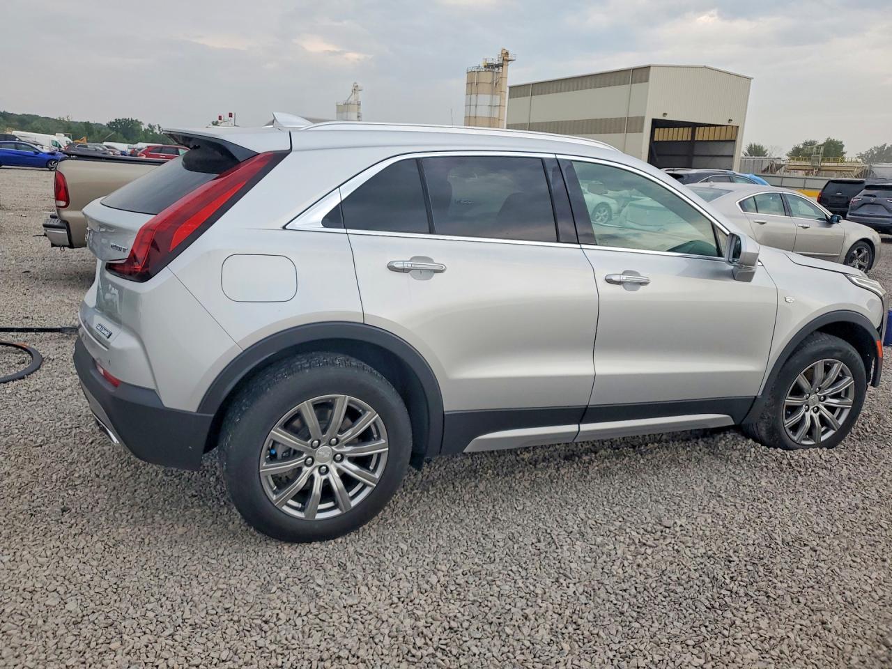 2019 Cadillac Xt4 Premium Luxury - Image 3