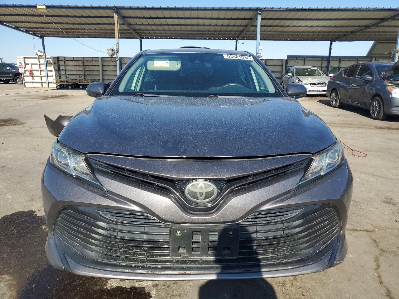 2020 Toyota Camry Le - Фото 5