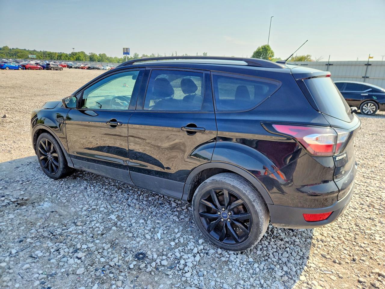 2017 Ford Escape Se - Фото 2