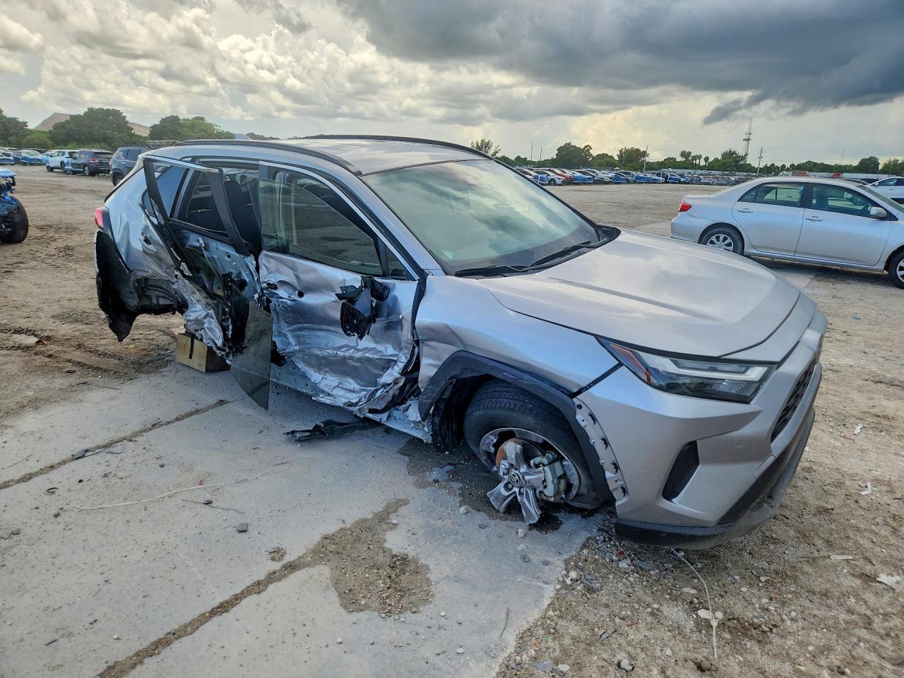 2025 Toyota Rav4 Le - Фото 4