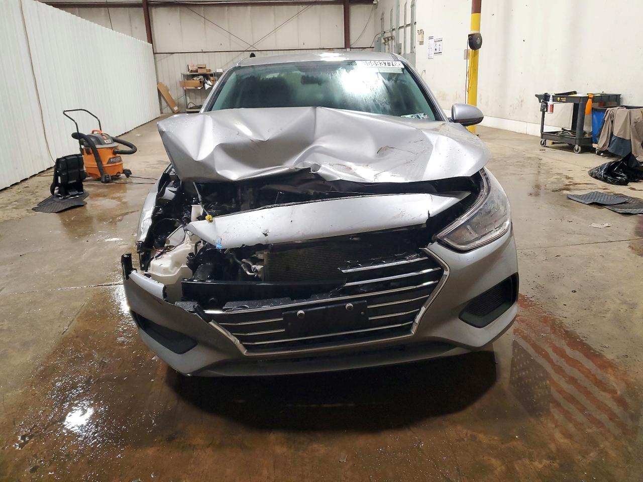 2021 Hyundai Accent Se - Фото 5